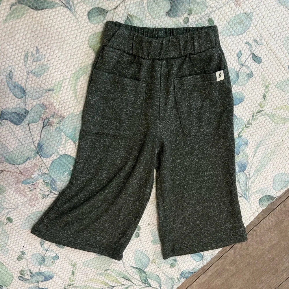 New Easy-Peasy Toddler Girl Hacci Wide Leg Pant Size 2T New without tags